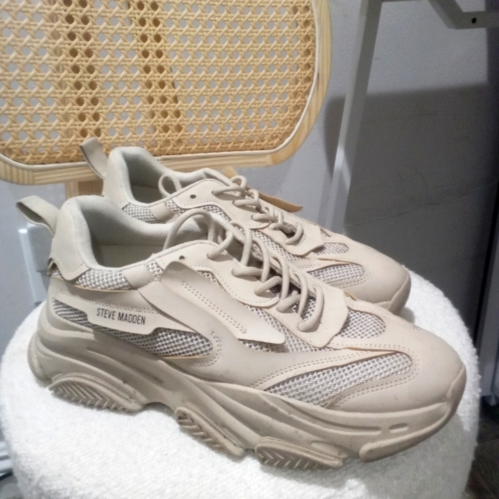 Steve Madden Beige Unisex Sneakers, Brand New Condition! Size 11 M